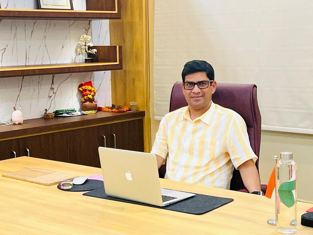 DR SANDEEP DHUKIA